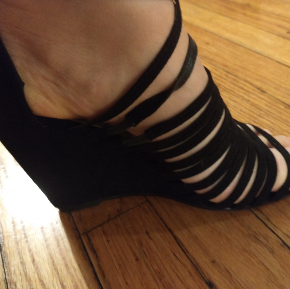 Sandals - Picture 2 of 7